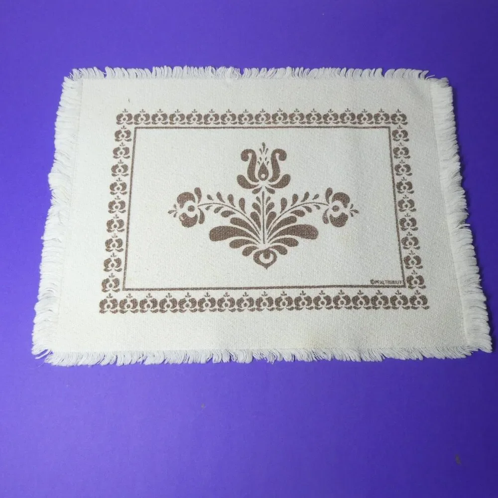 Pfaltzgraff Village Set of 8 Woven Cloth Placemats 12